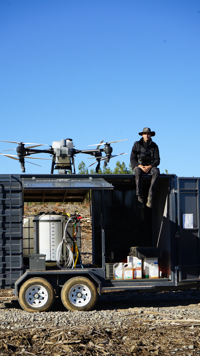 Carro de operación FARM FLY con drones