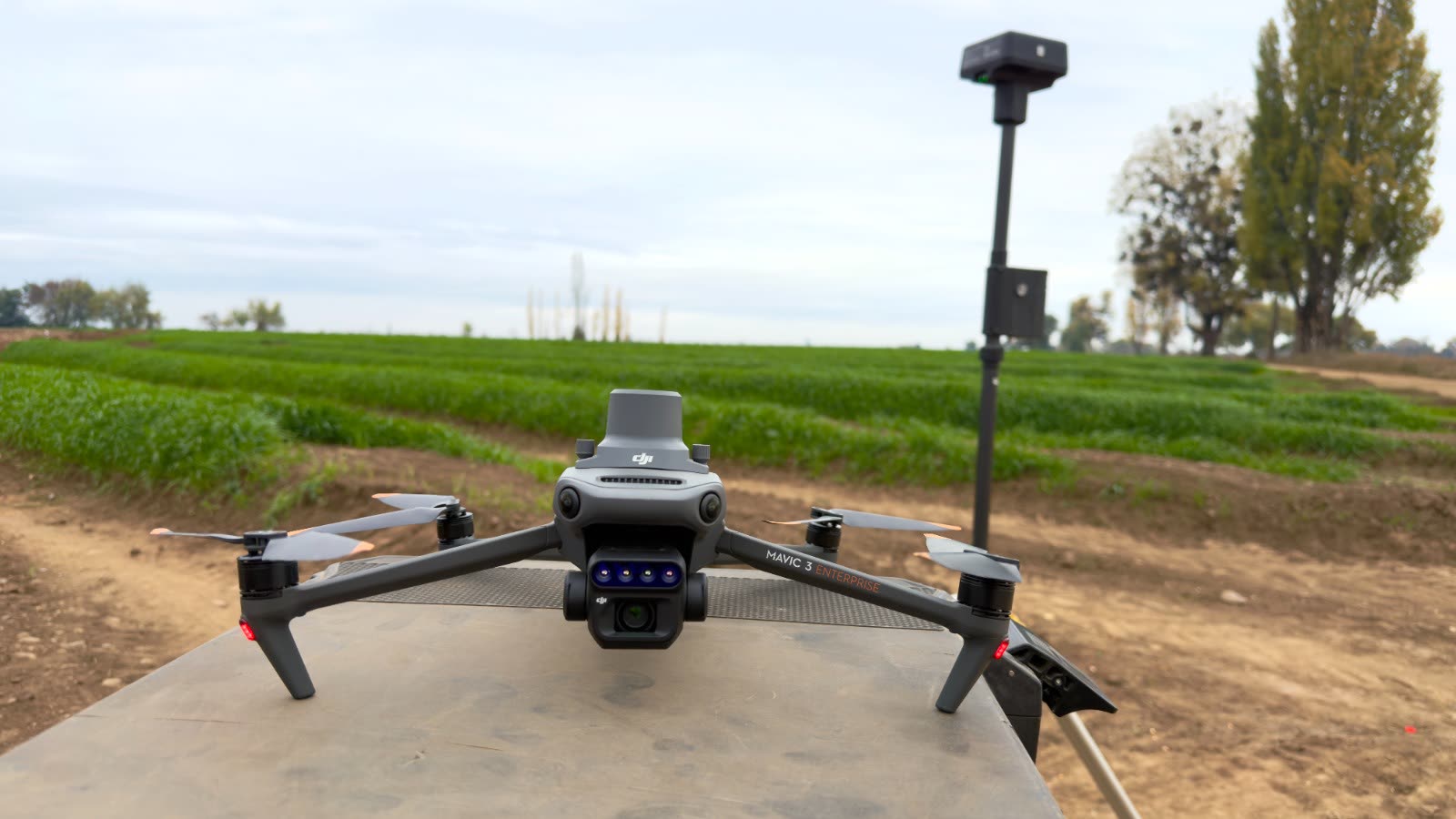 DJI Mavic 3 Enterprise con antena RTK